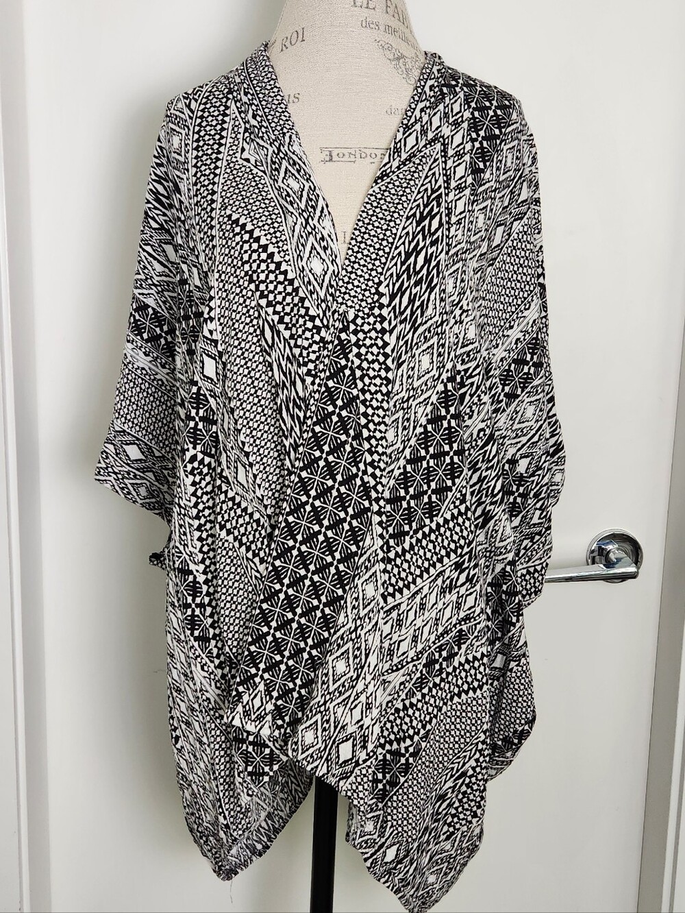 Black White Tribal Print Kimono Swim Cover